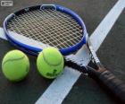 Теннисные ракетки и мячи
